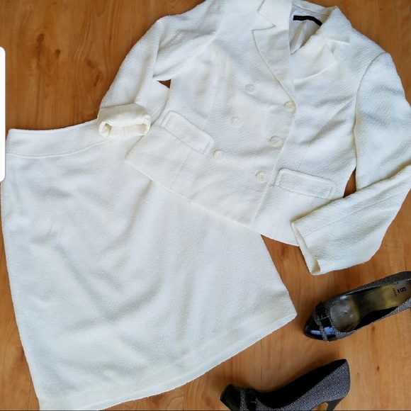 Perry Ellis Dresses & Skirts - ⬇️CCO Perry Ellis Textured Cream Pencil Skirt Suit